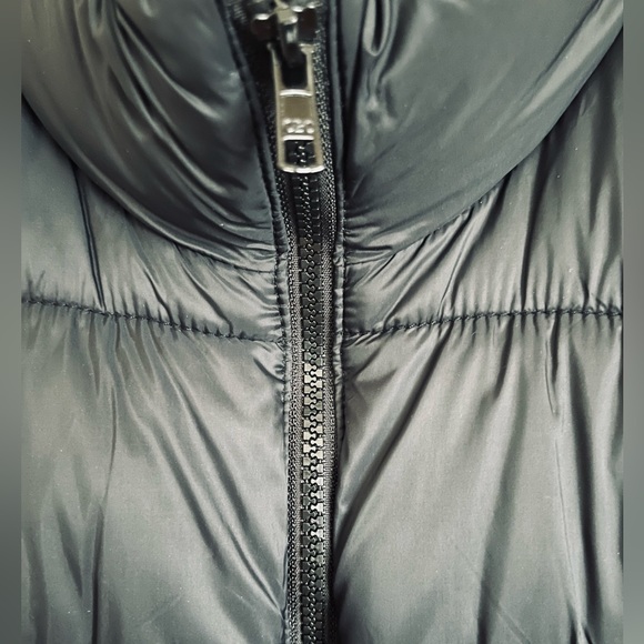 ❄️ Old Navy Black Vest - Picture 7 of 9